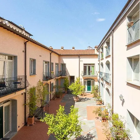 Palazzo Ghibellina 2 By In Florence