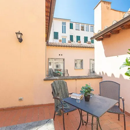 Palazzo Ghibellina 2 By In *