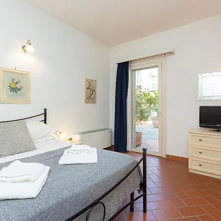 Apartment Palazzo Ghibellina 2 By In